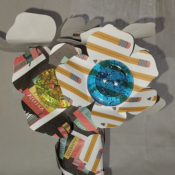 Button Flower - Picture 2 of 2